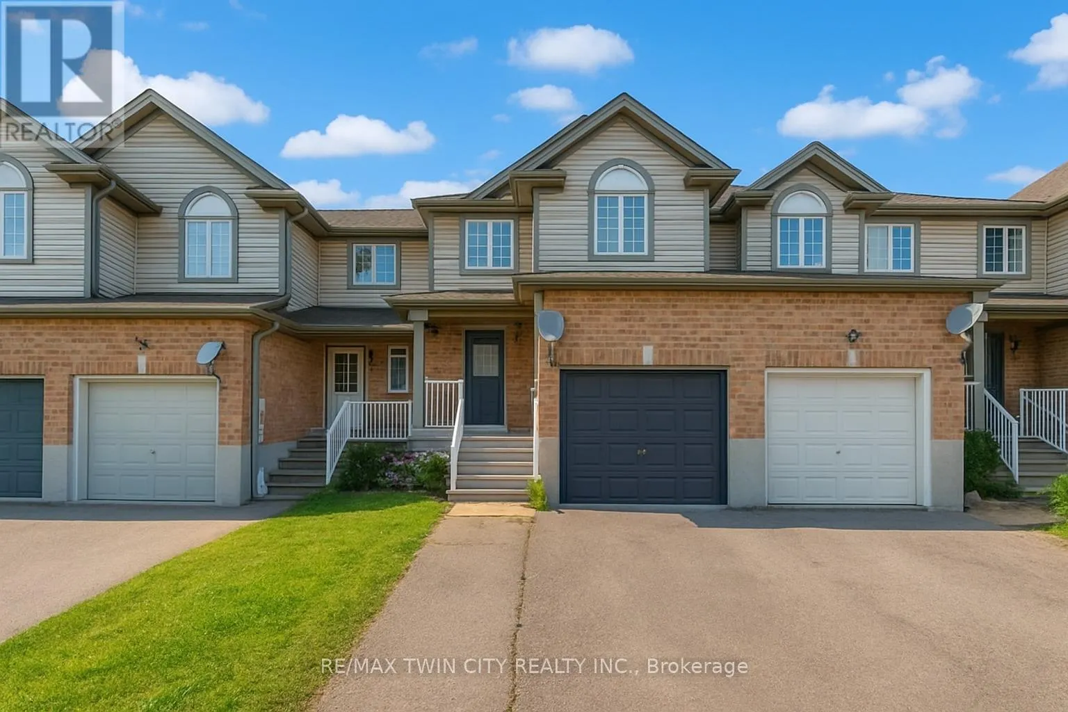 62 FOXGLOVE CRESCENT