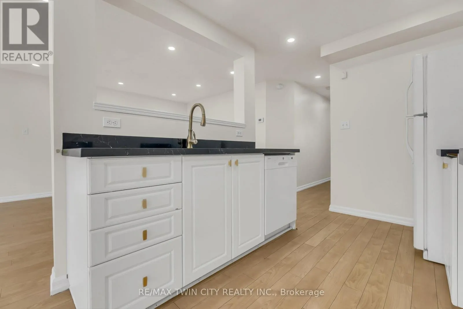 62 FOXGLOVE CRESCENT