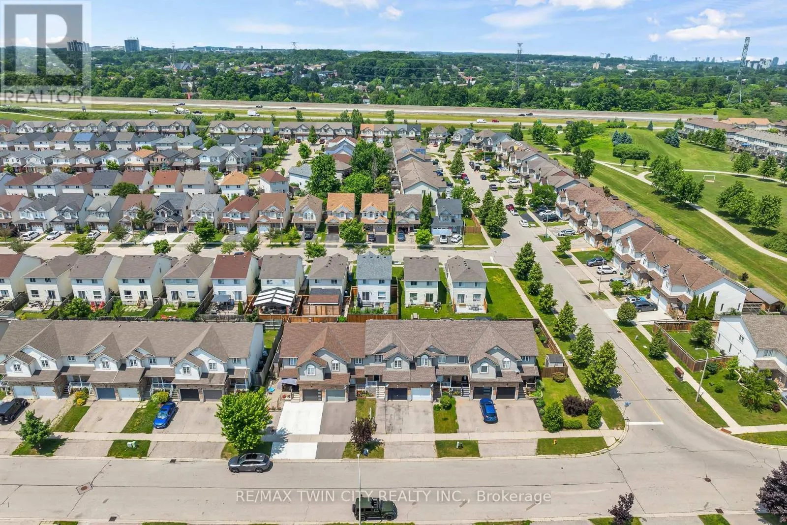 62 FOXGLOVE CRESCENT