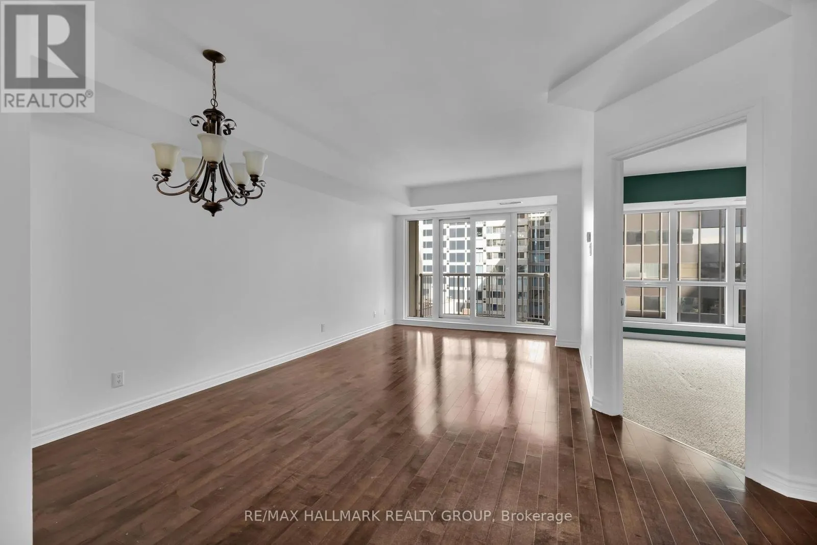 702 - 234 RIDEAU STREET