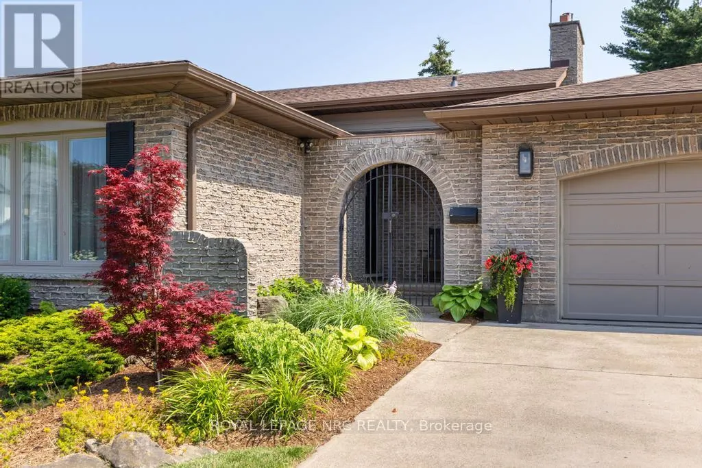 42 BEACHVIEW DRIVE