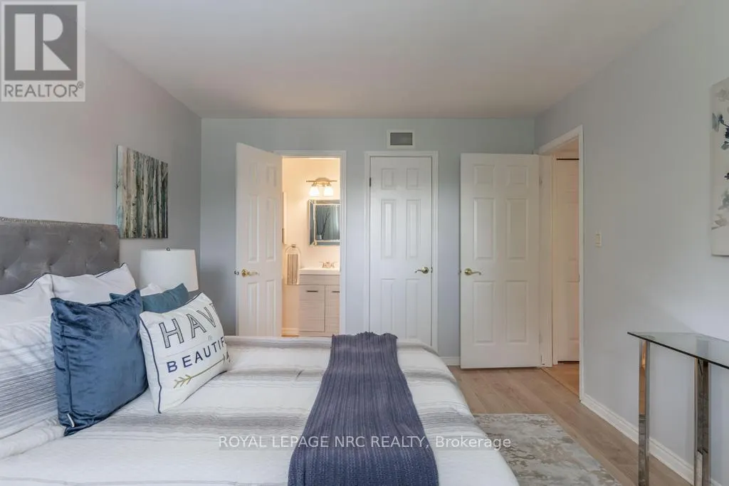 42 BEACHVIEW DRIVE