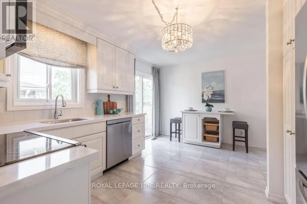 42 BEACHVIEW DRIVE