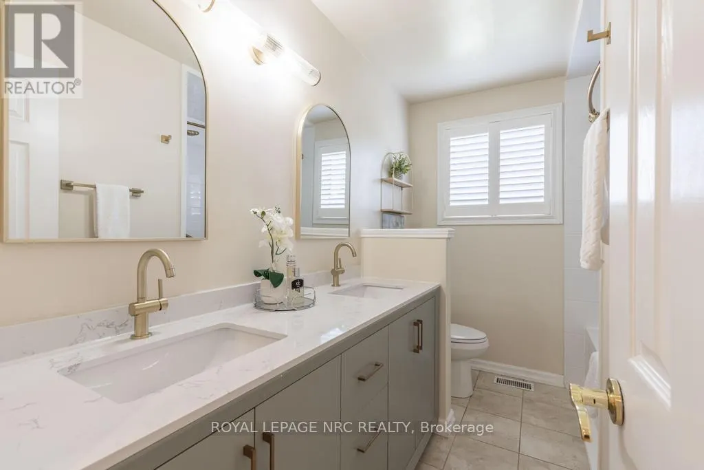 42 BEACHVIEW DRIVE