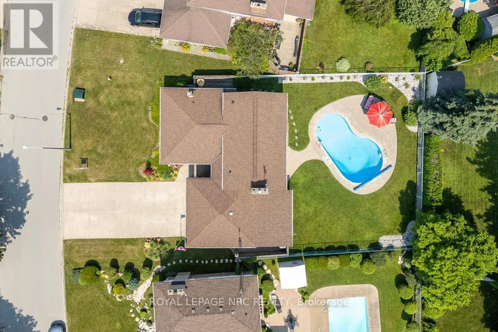 42 BEACHVIEW DRIVE