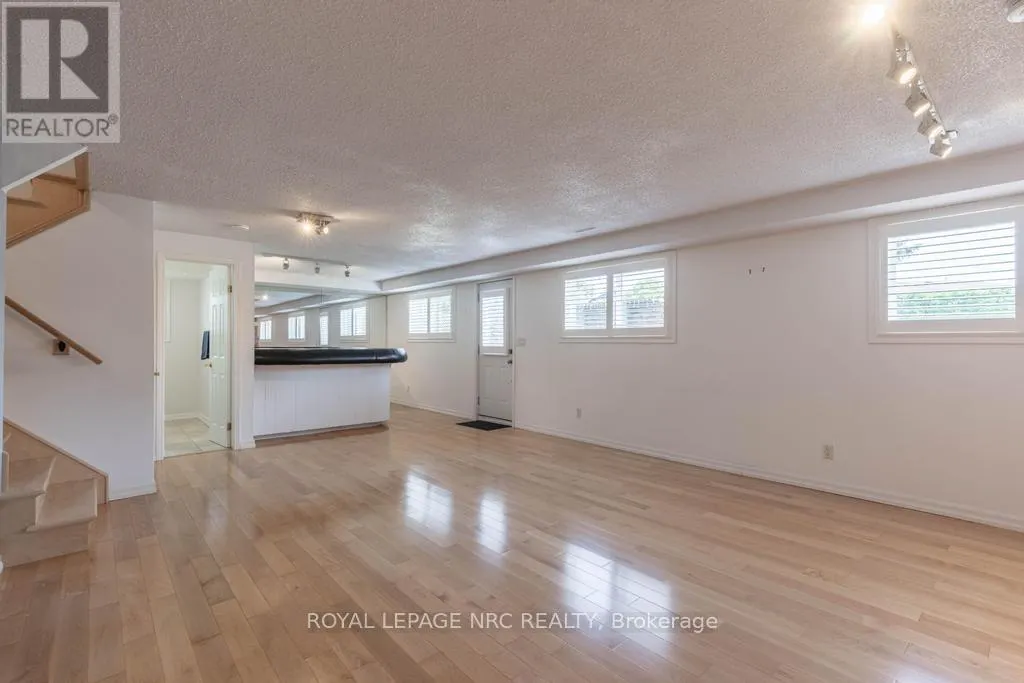42 BEACHVIEW DRIVE