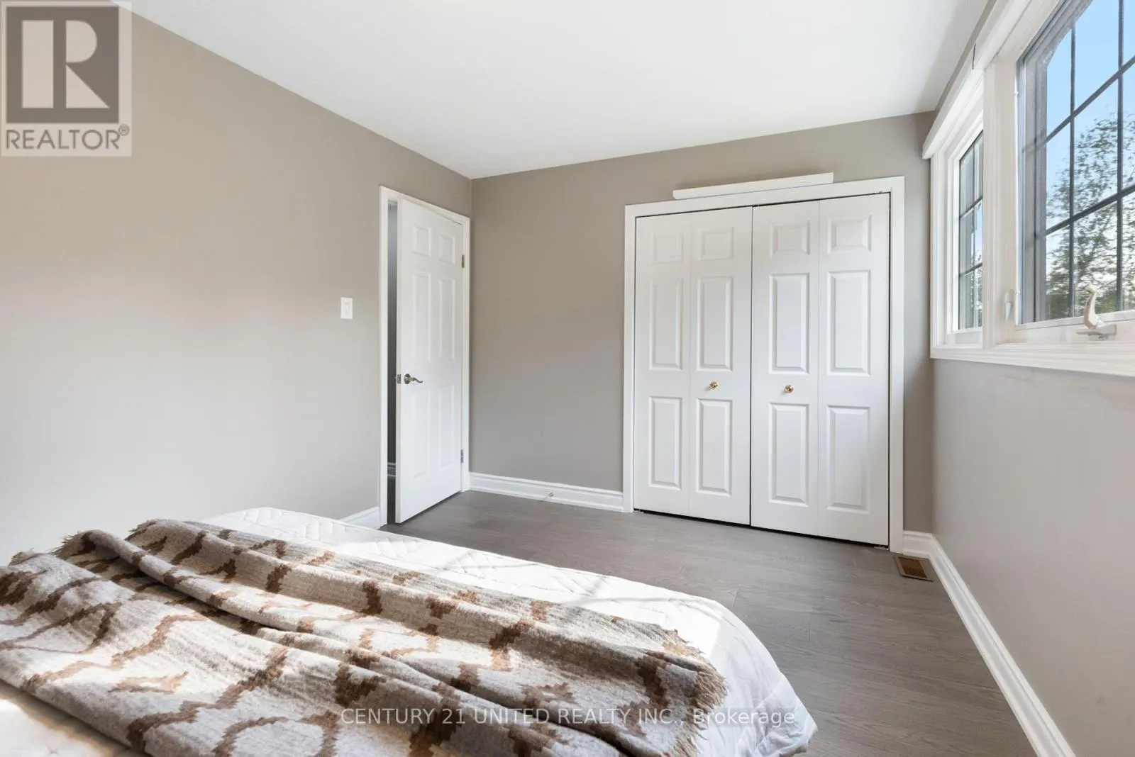 1143 CONNAUGHT DRIVE