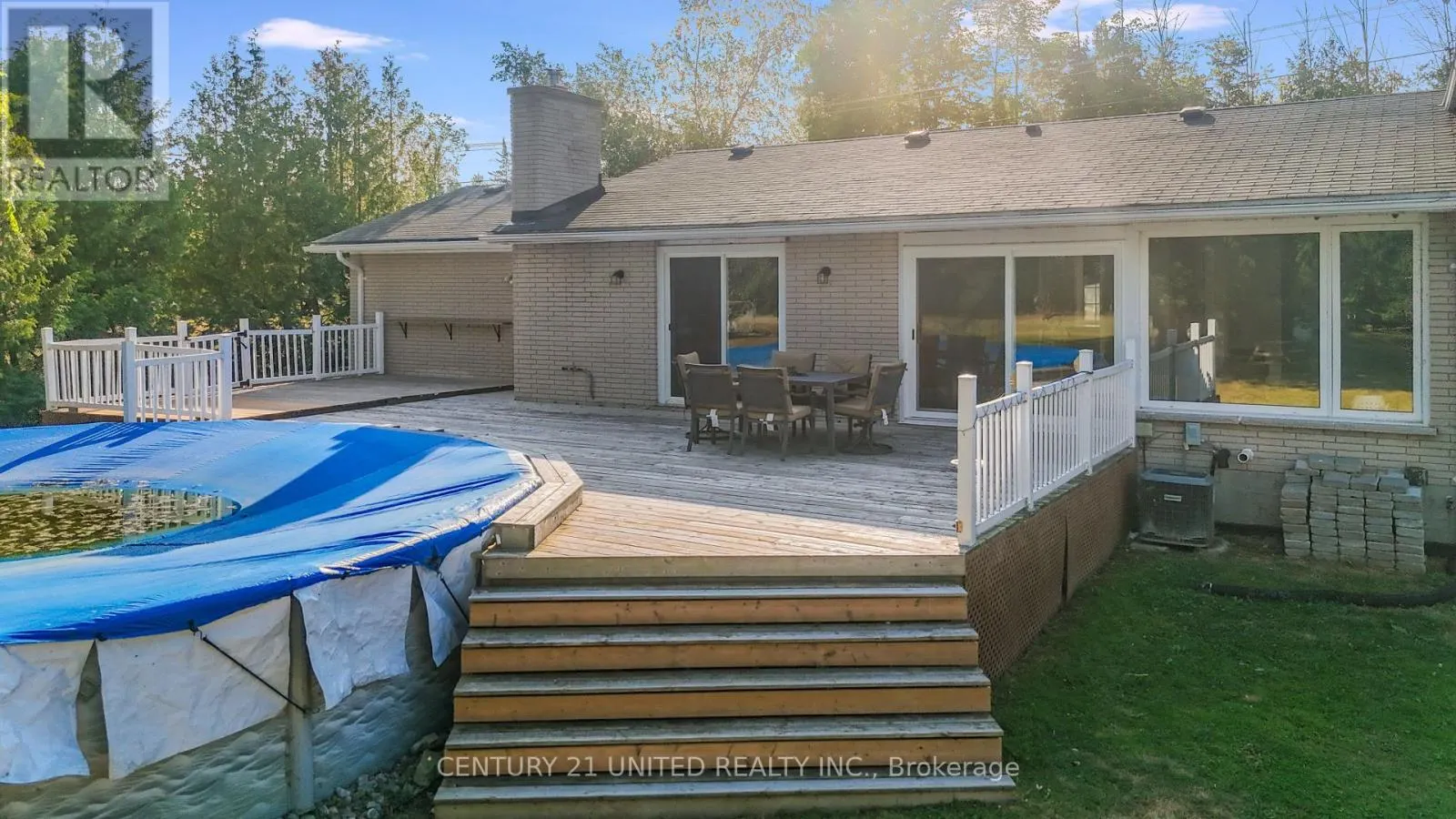 1143 CONNAUGHT DRIVE