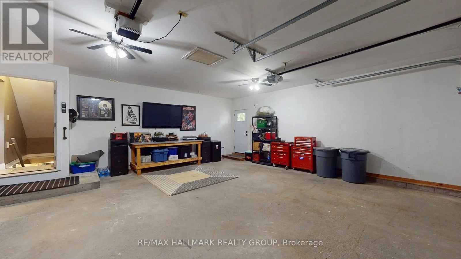 2661 MCINTOSH ROAD W