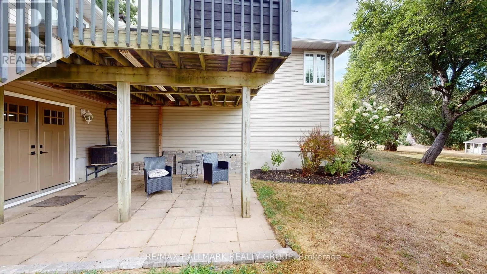 2661 MCINTOSH ROAD W