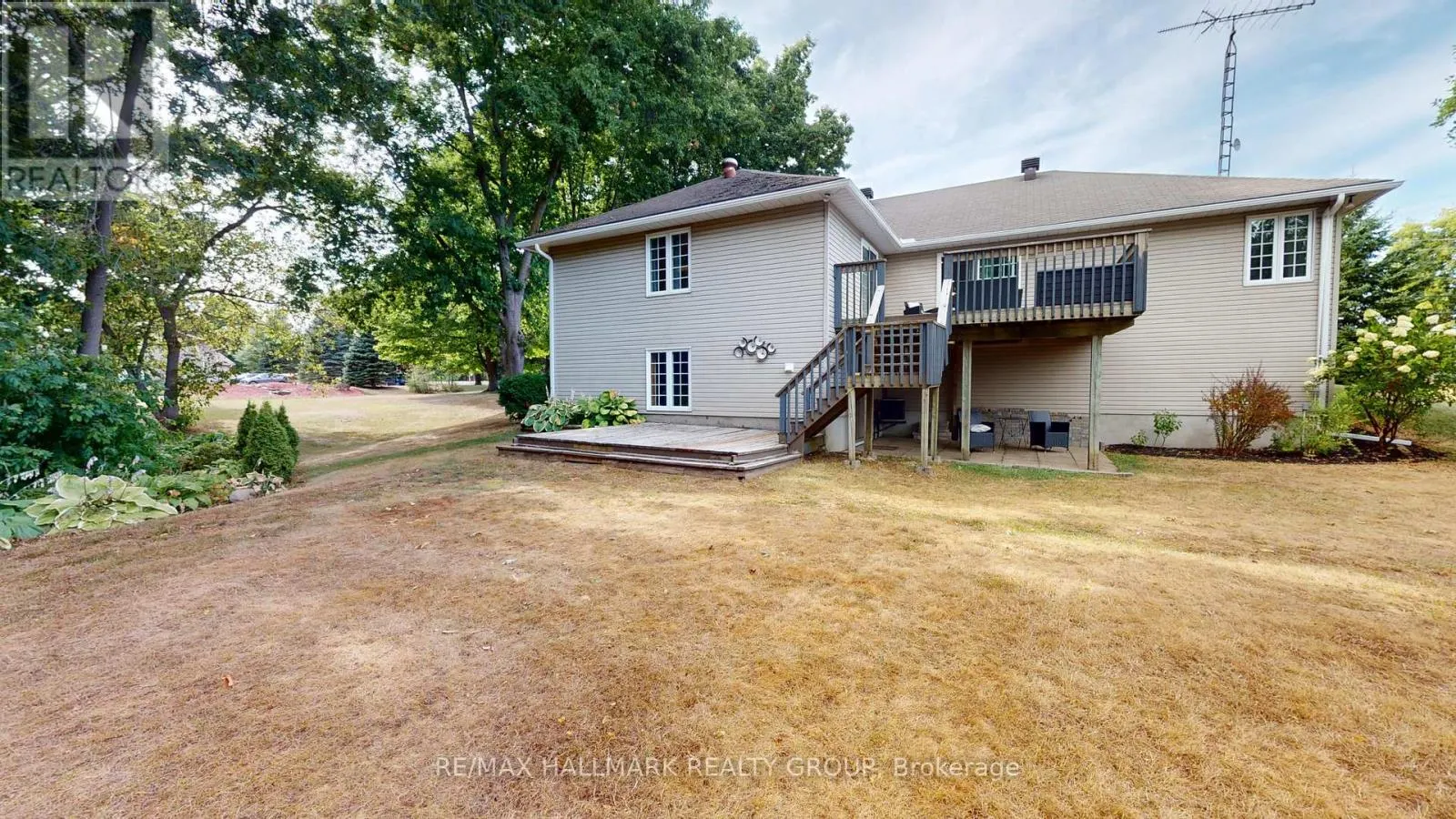 2661 MCINTOSH ROAD W