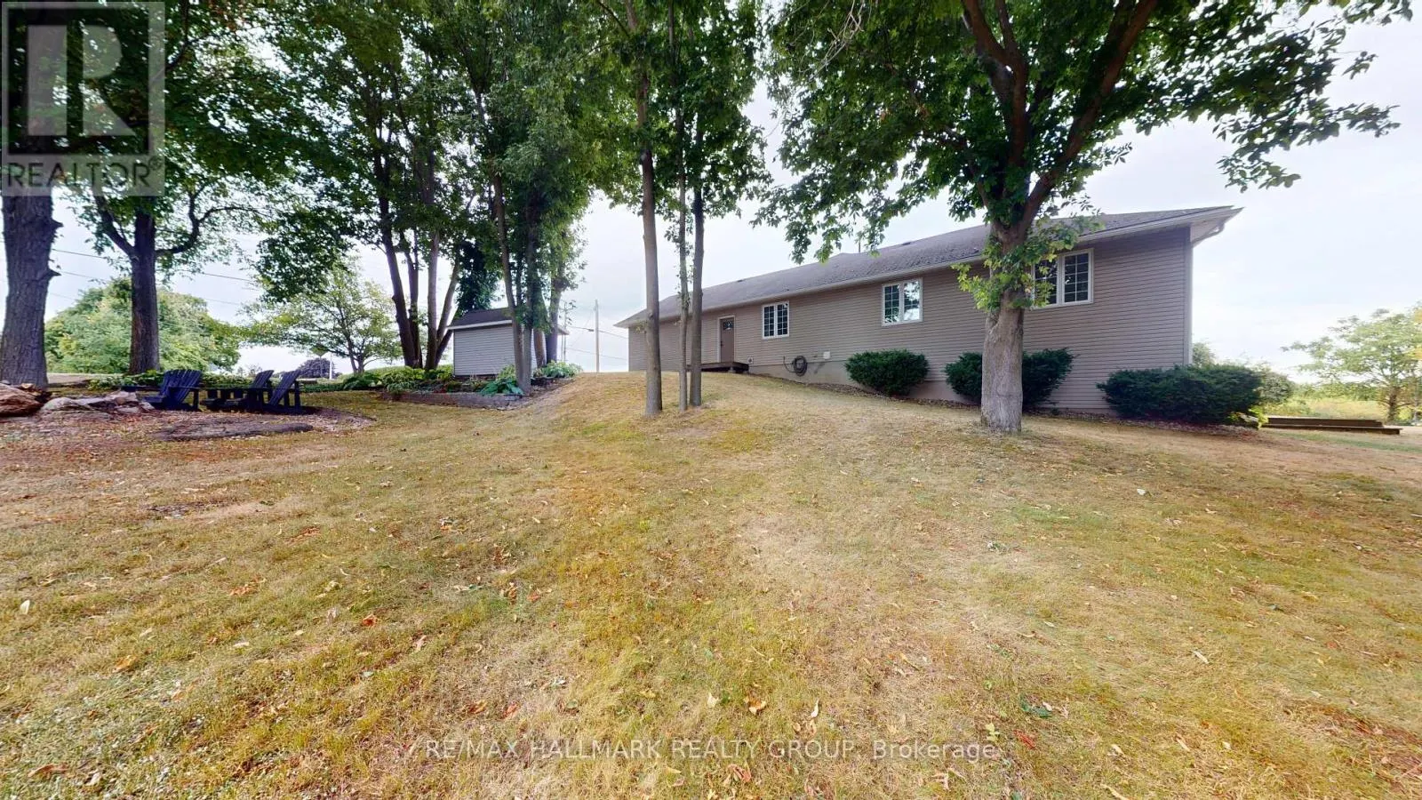 2661 MCINTOSH ROAD W