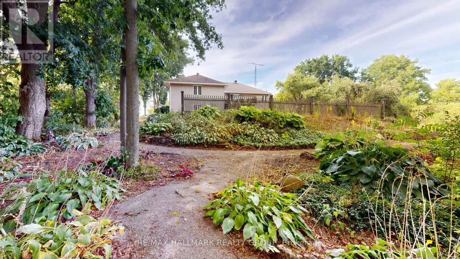 2661 MCINTOSH ROAD W