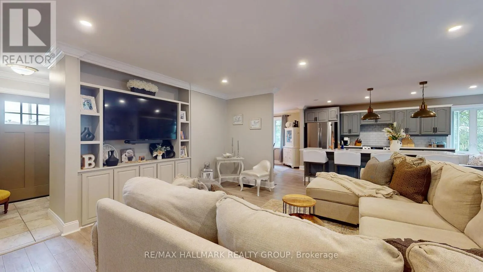 2661 MCINTOSH ROAD W