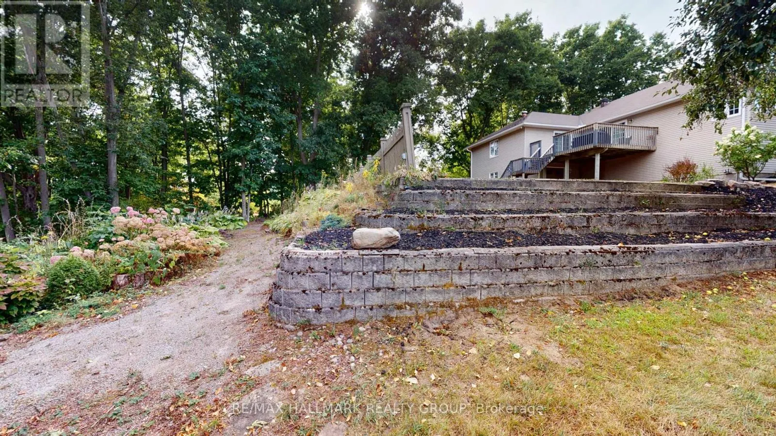 2661 MCINTOSH ROAD W