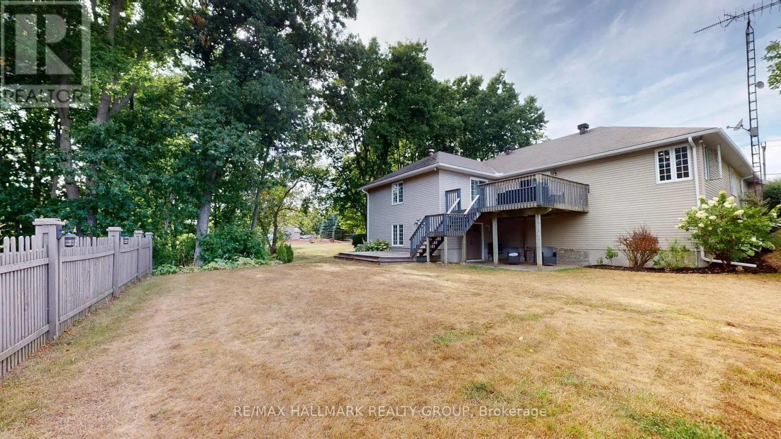 2661 MCINTOSH ROAD W