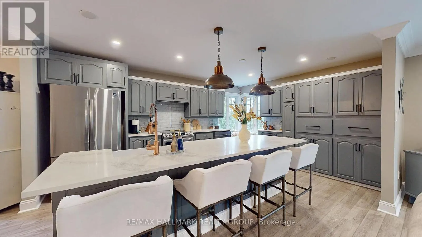 2661 MCINTOSH ROAD W