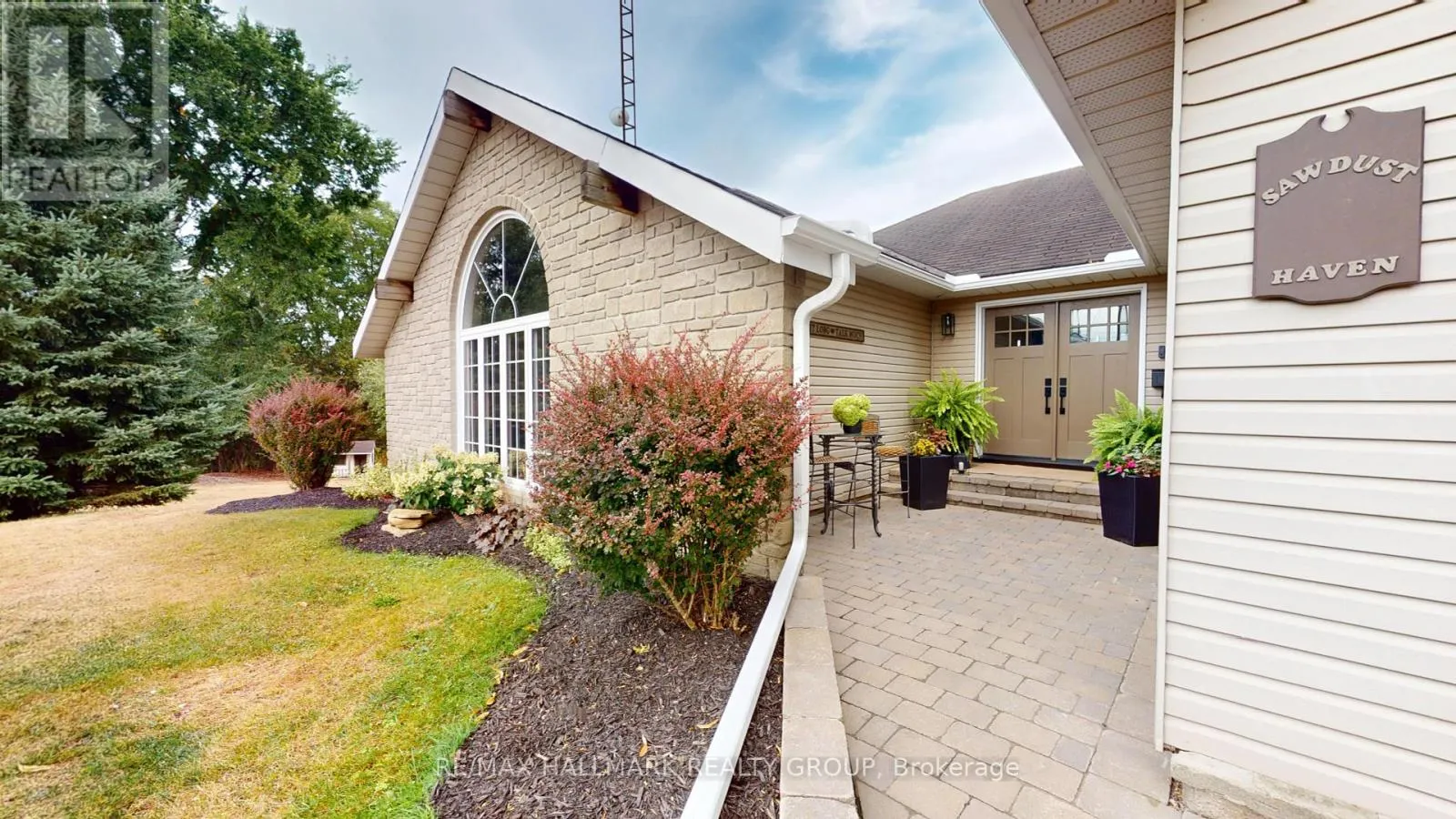 2661 MCINTOSH ROAD W