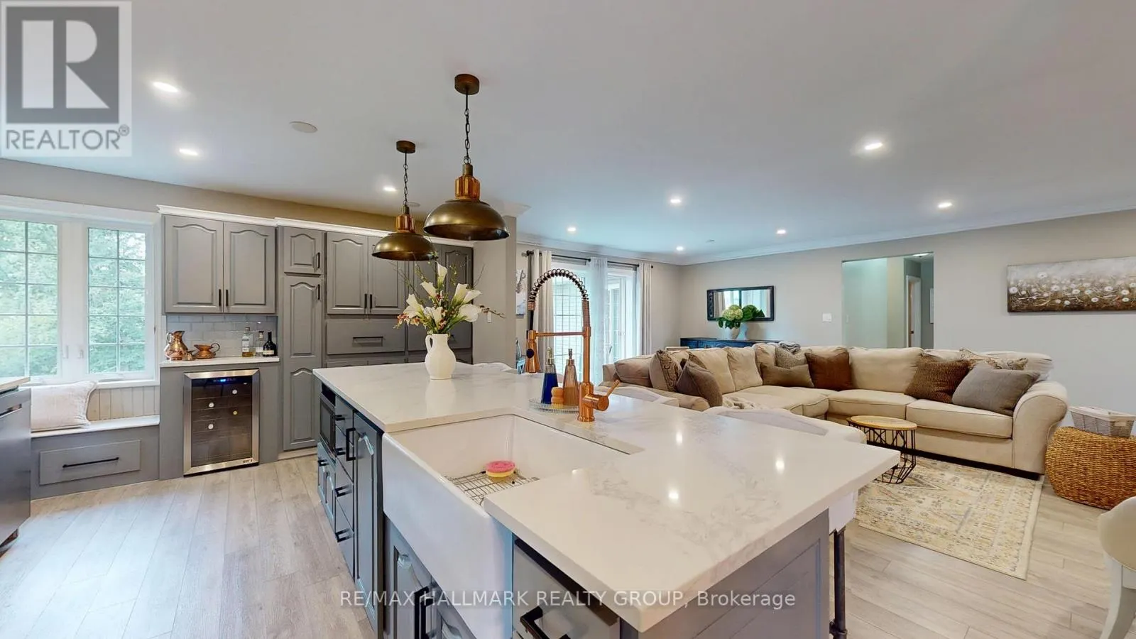 2661 MCINTOSH ROAD W