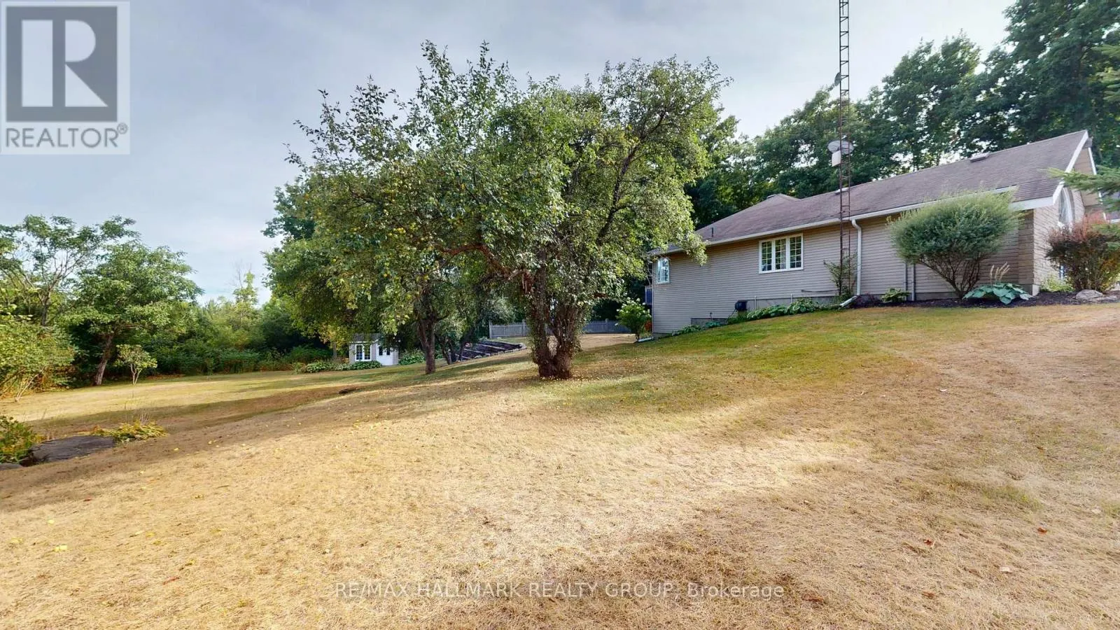 2661 MCINTOSH ROAD W