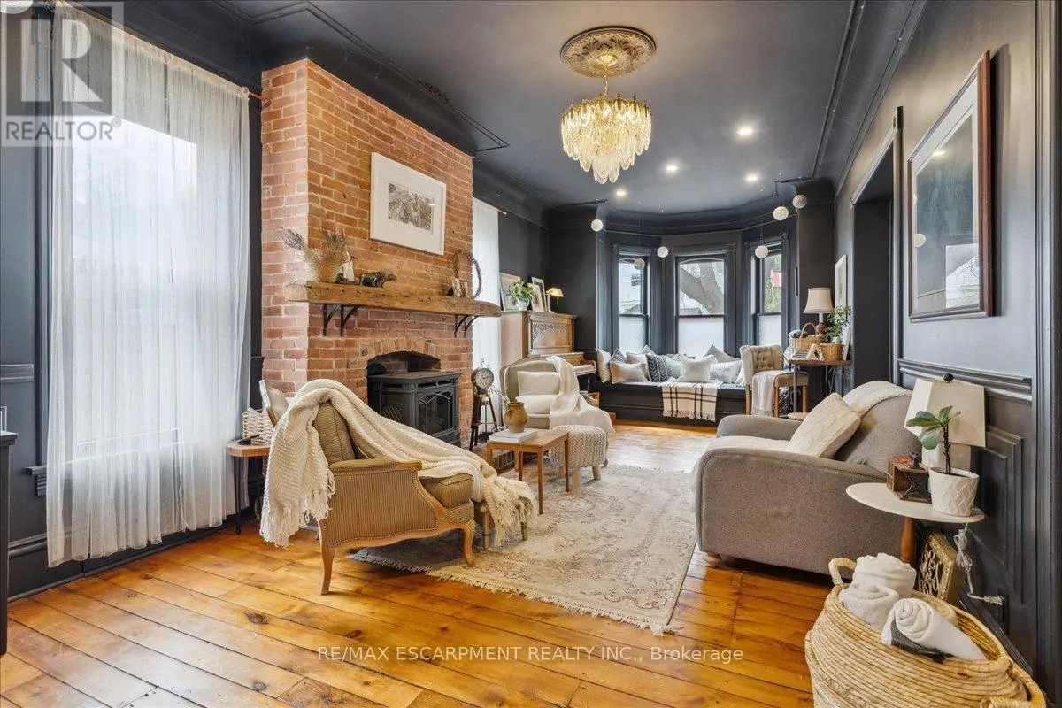 123 MAIN STREET W