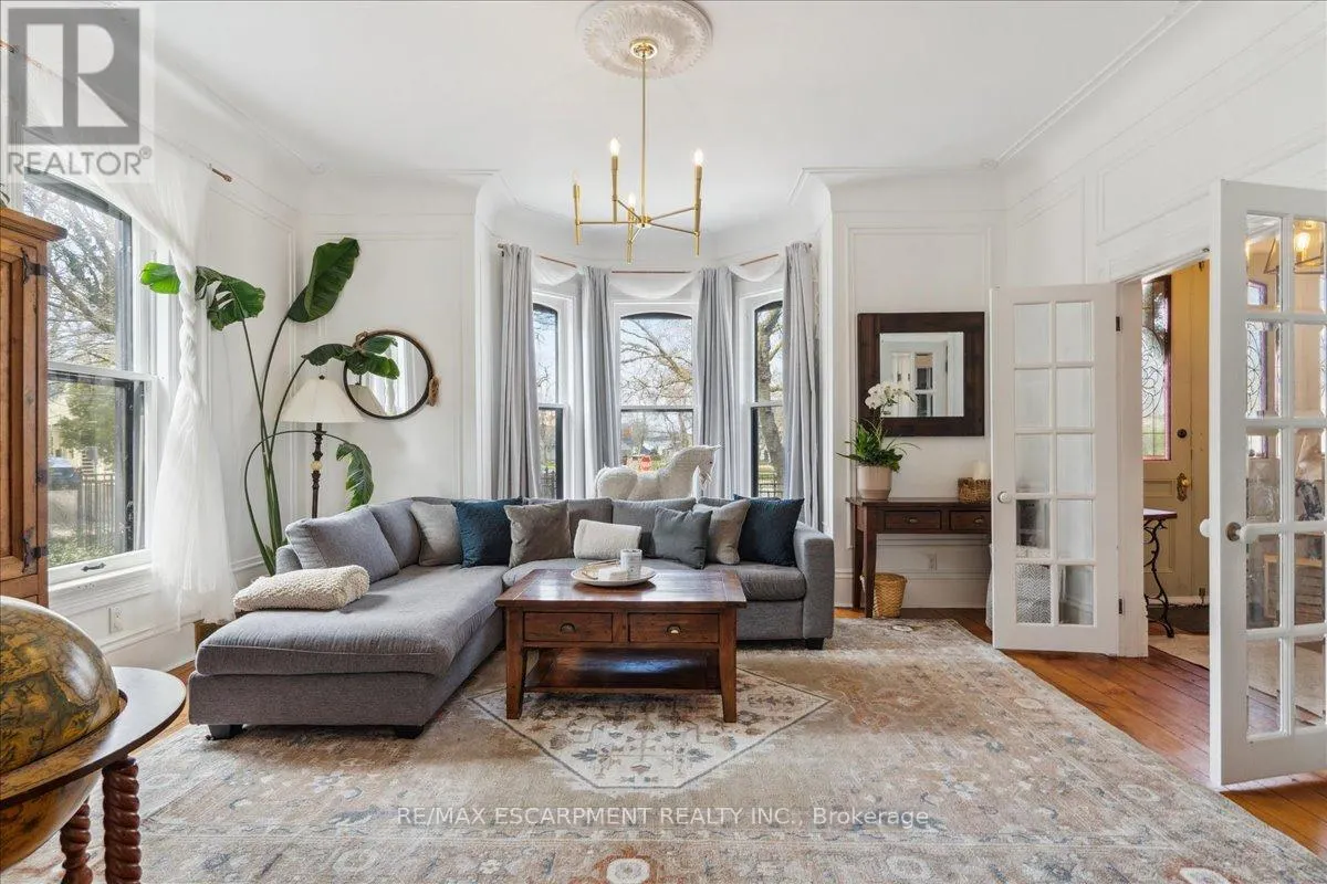 123 MAIN STREET W