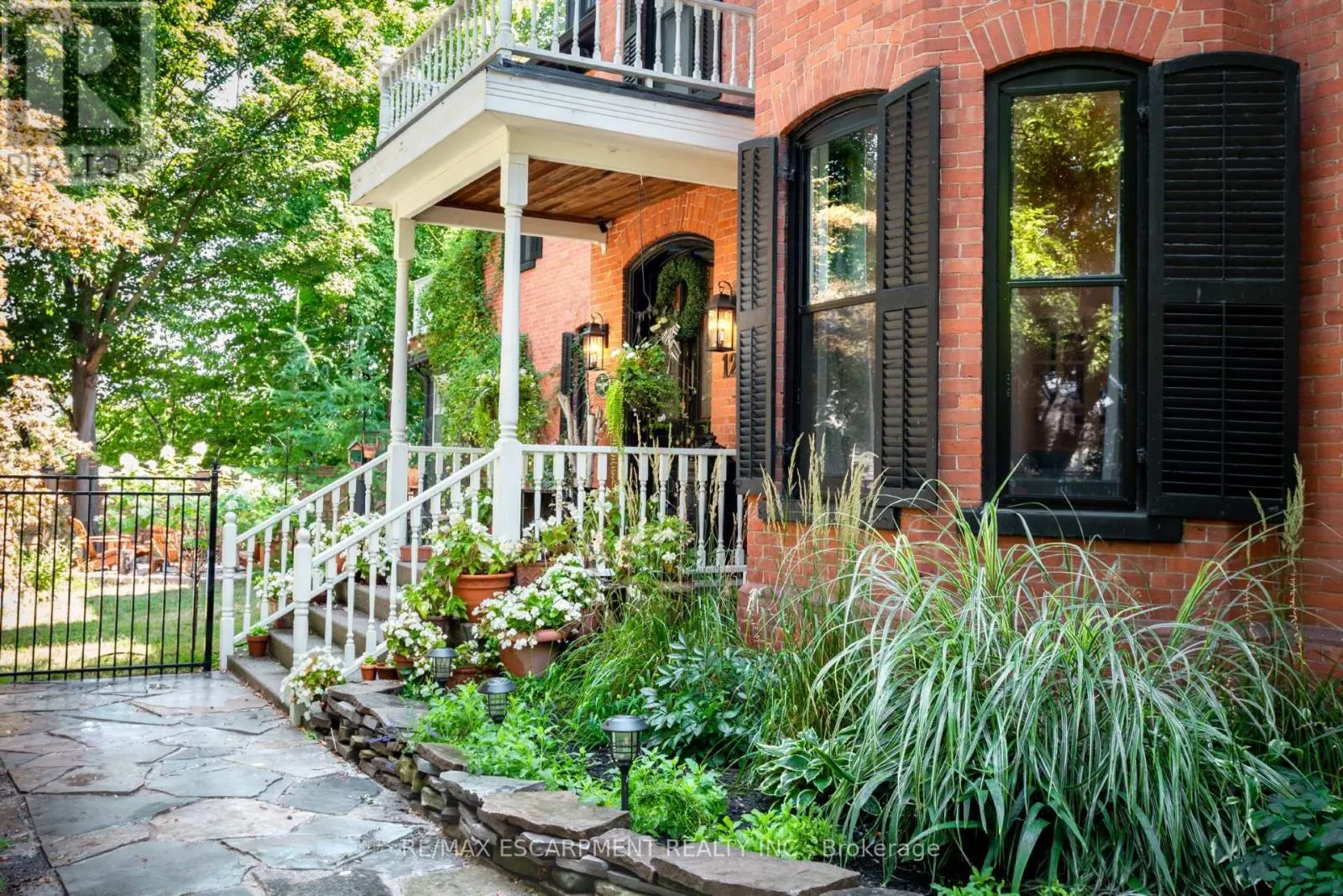 123 MAIN STREET W
