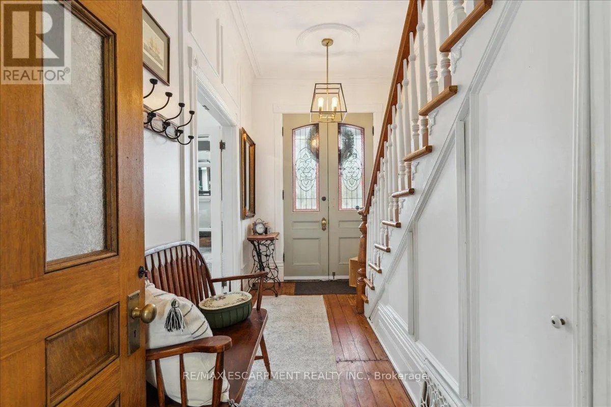 123 MAIN STREET W