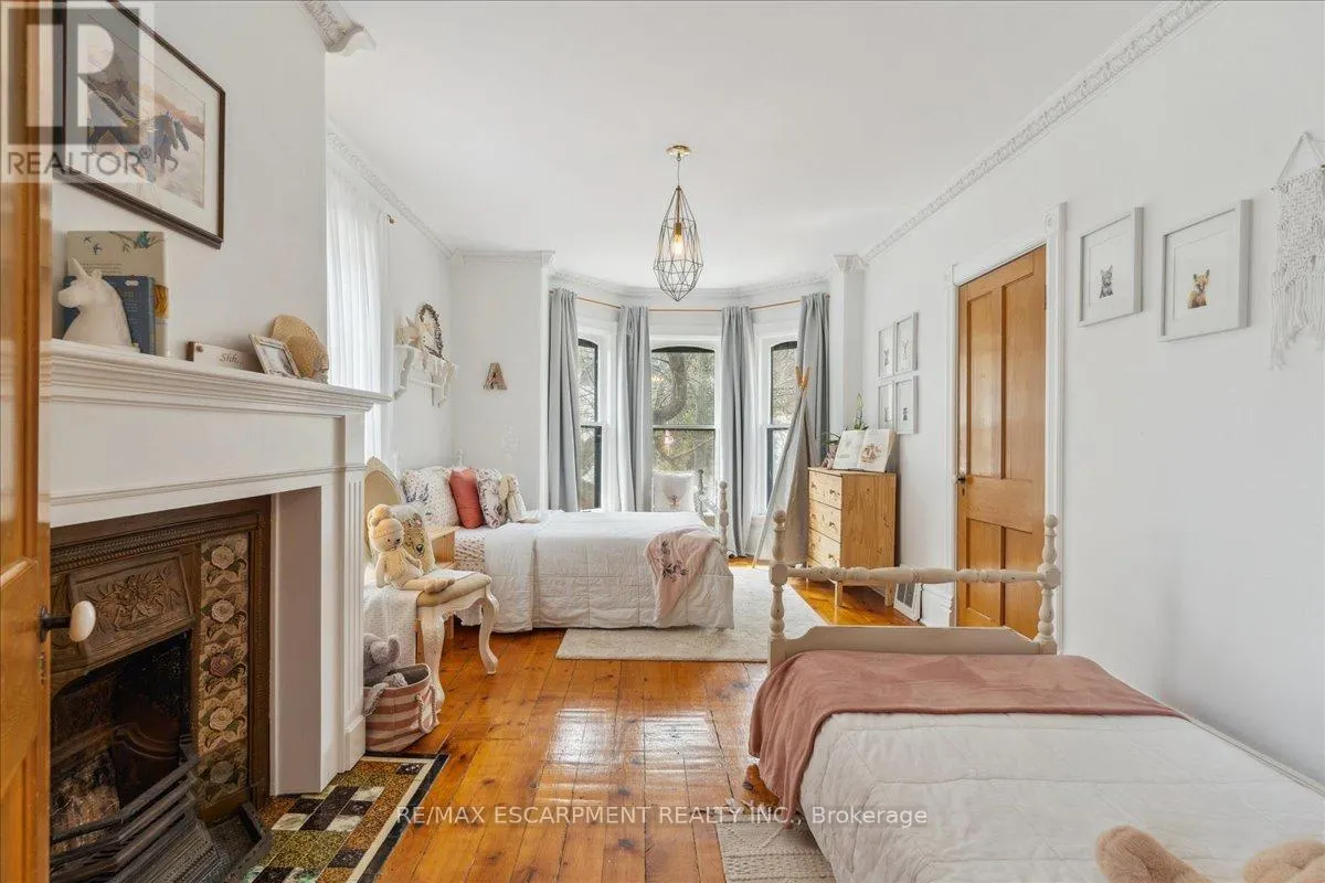 123 MAIN STREET W