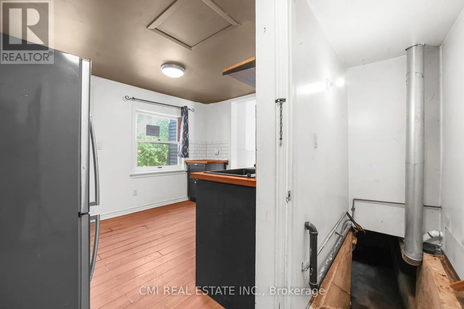 120 SECOND AVENUE E