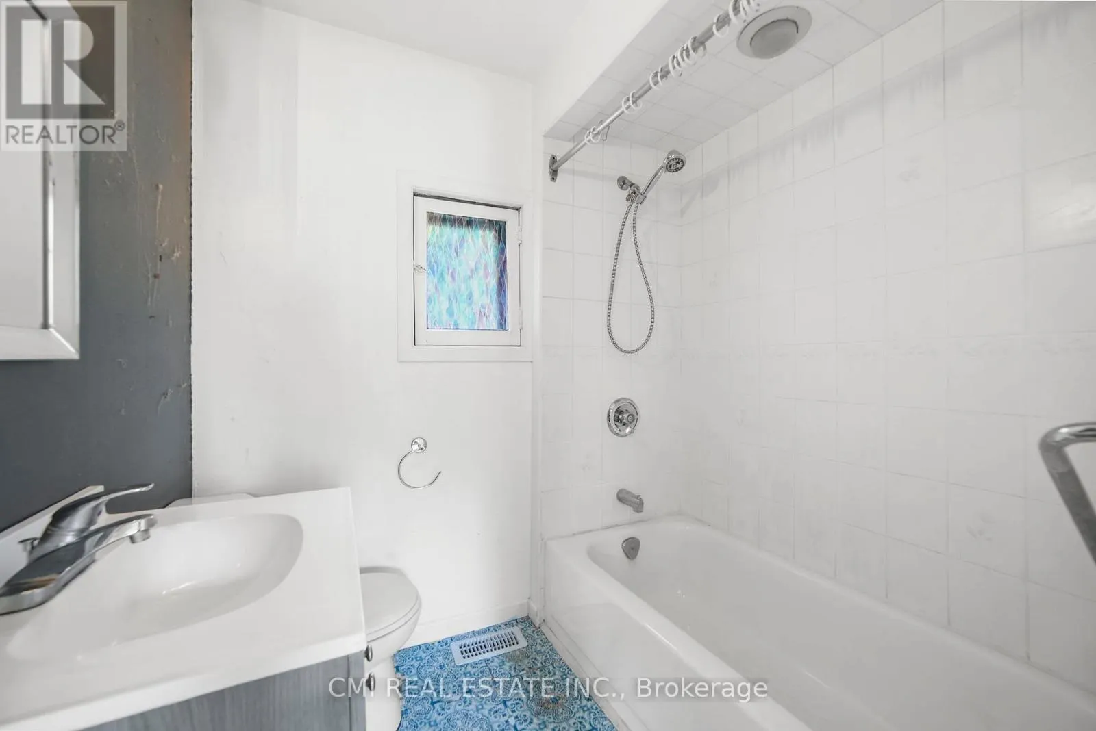 120 SECOND AVENUE E