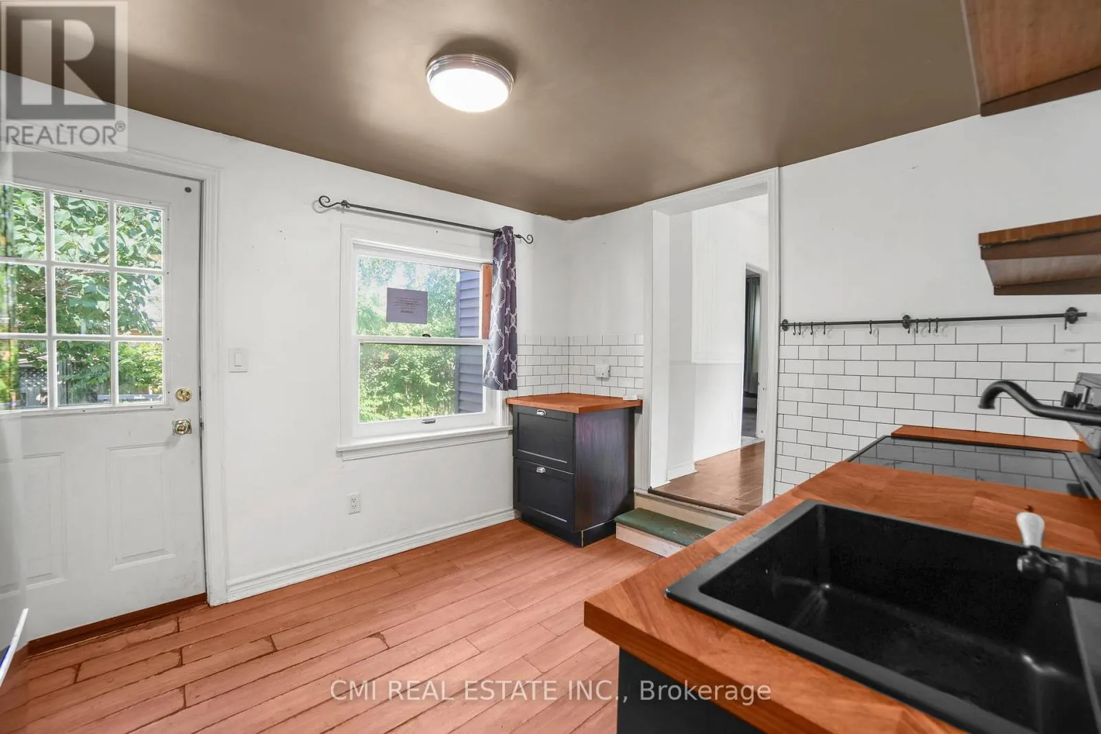 120 SECOND AVENUE E
