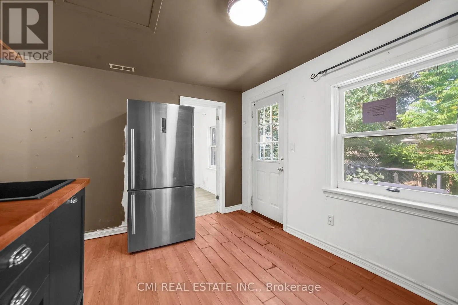 120 SECOND AVENUE E