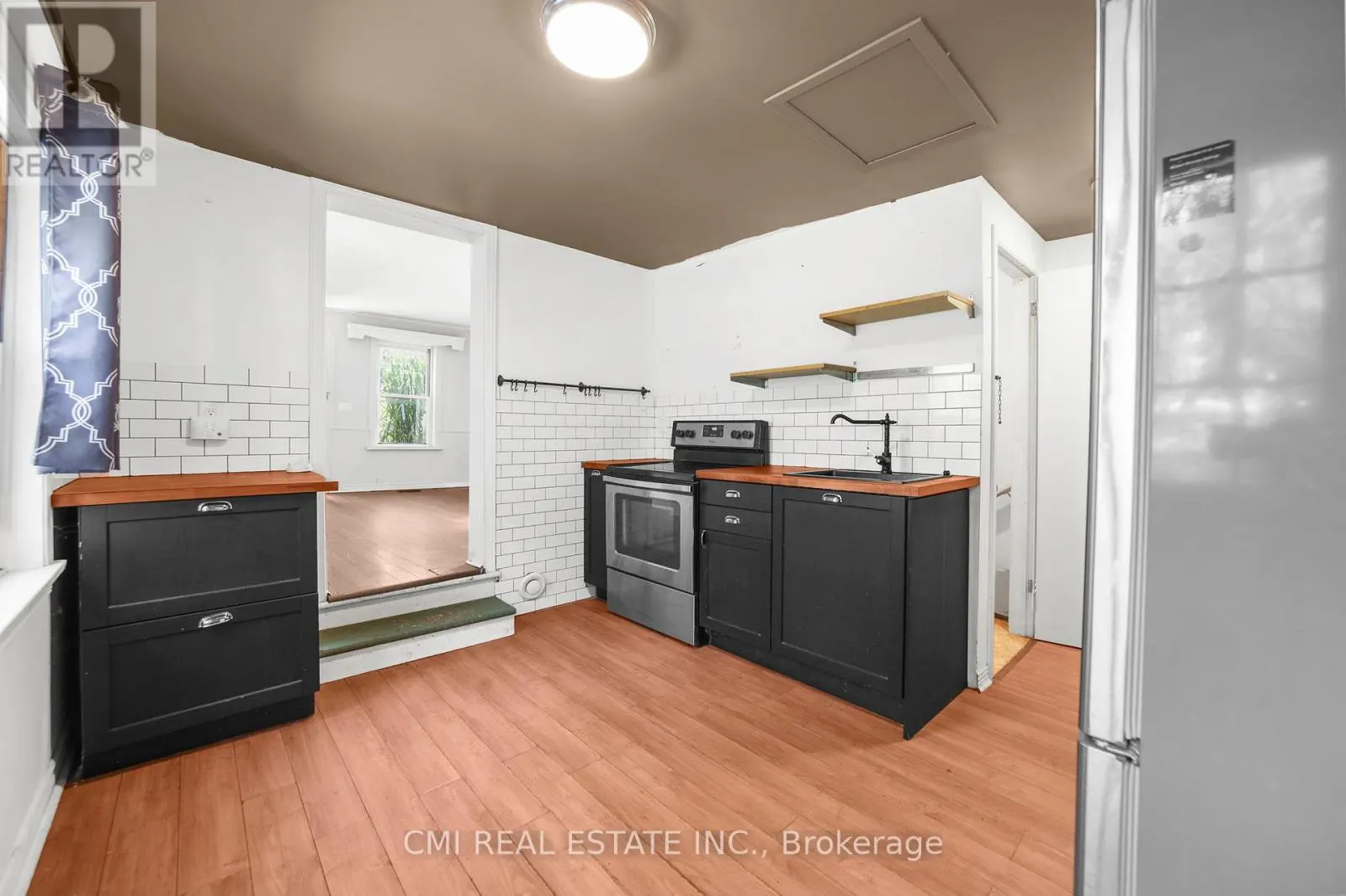 120 SECOND AVENUE E