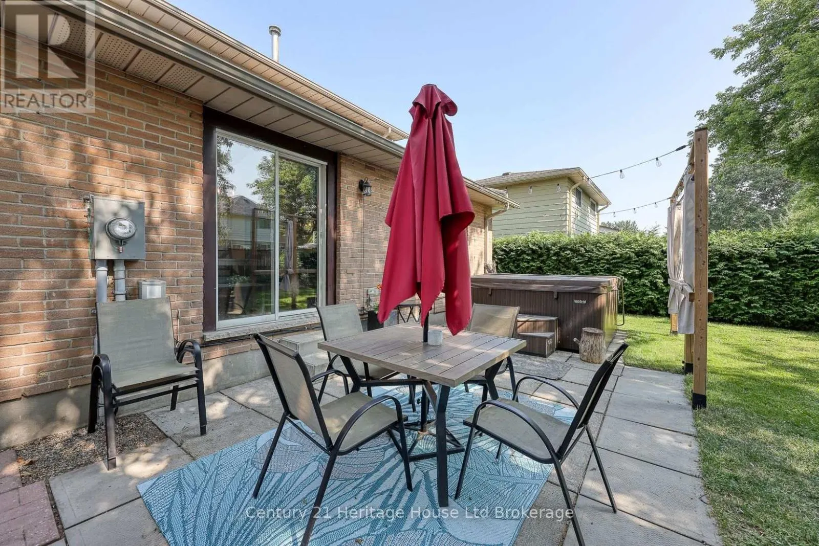9 EDMUNDS CRESCENT