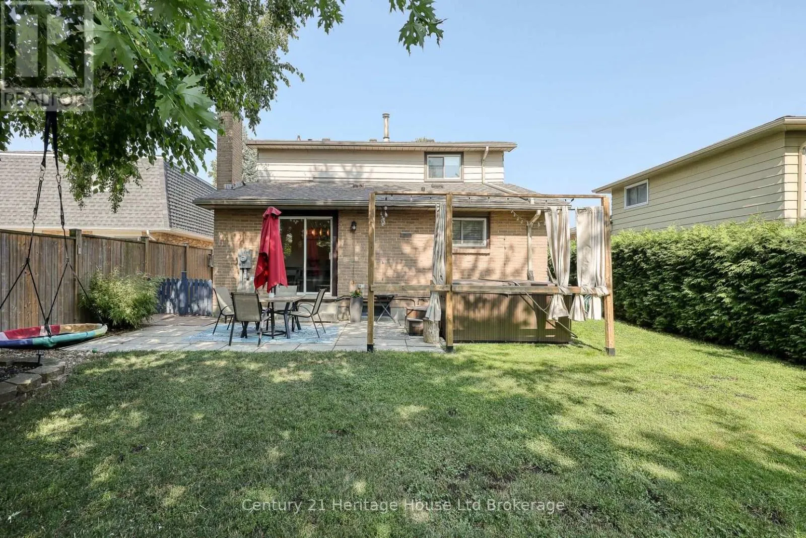 9 EDMUNDS CRESCENT