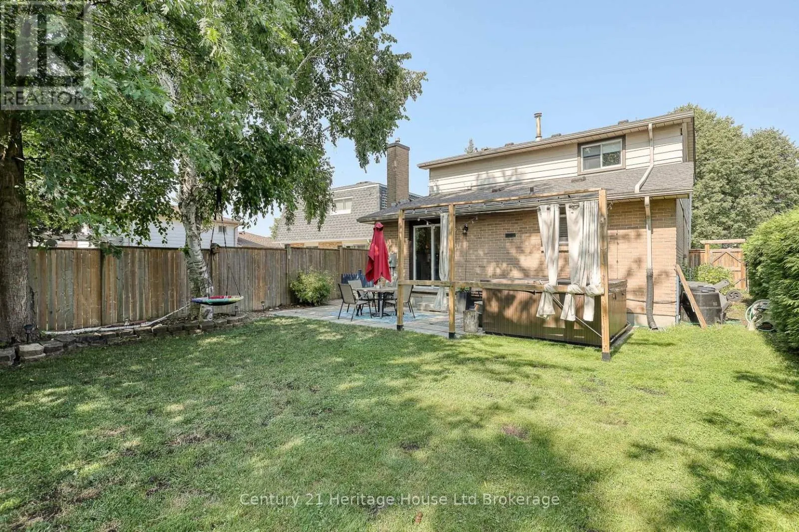 9 EDMUNDS CRESCENT