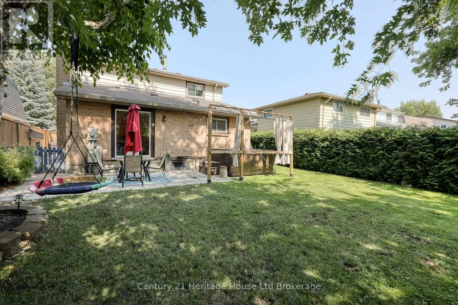 9 EDMUNDS CRESCENT