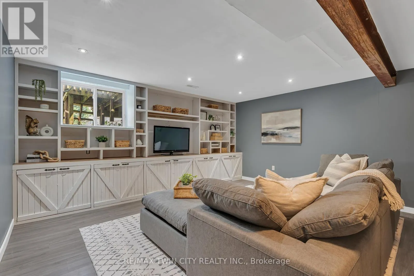 60 - 169 BISMARK DRIVE