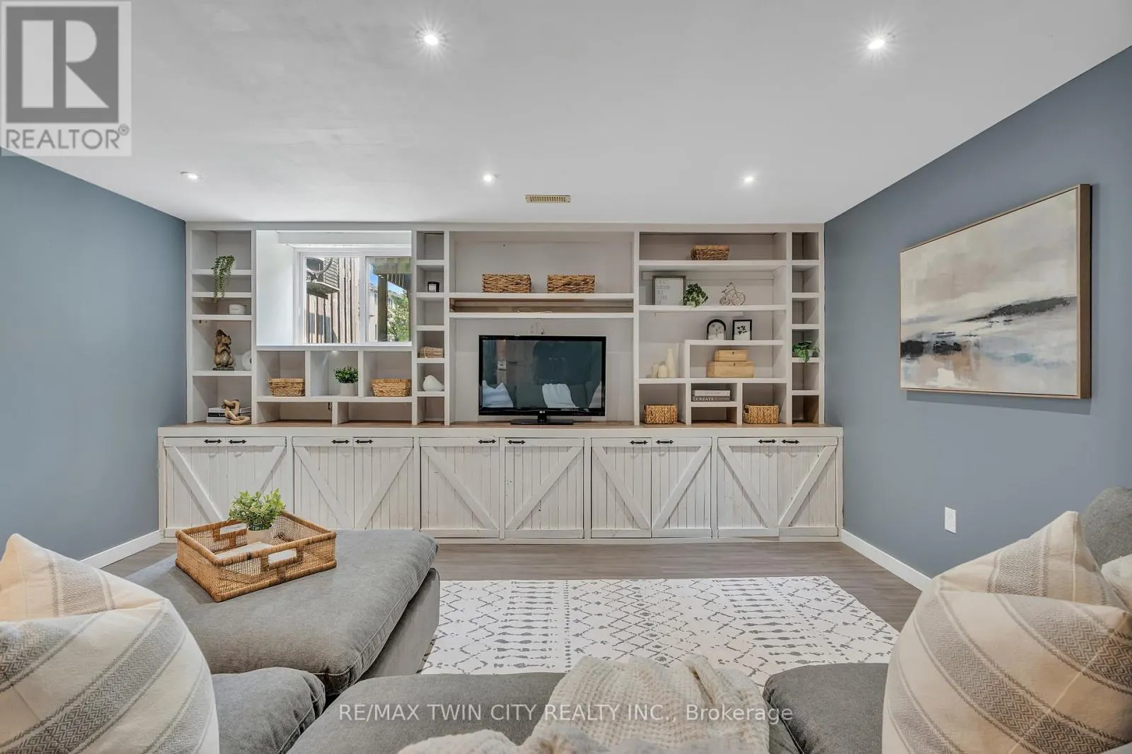 60 - 169 BISMARK DRIVE