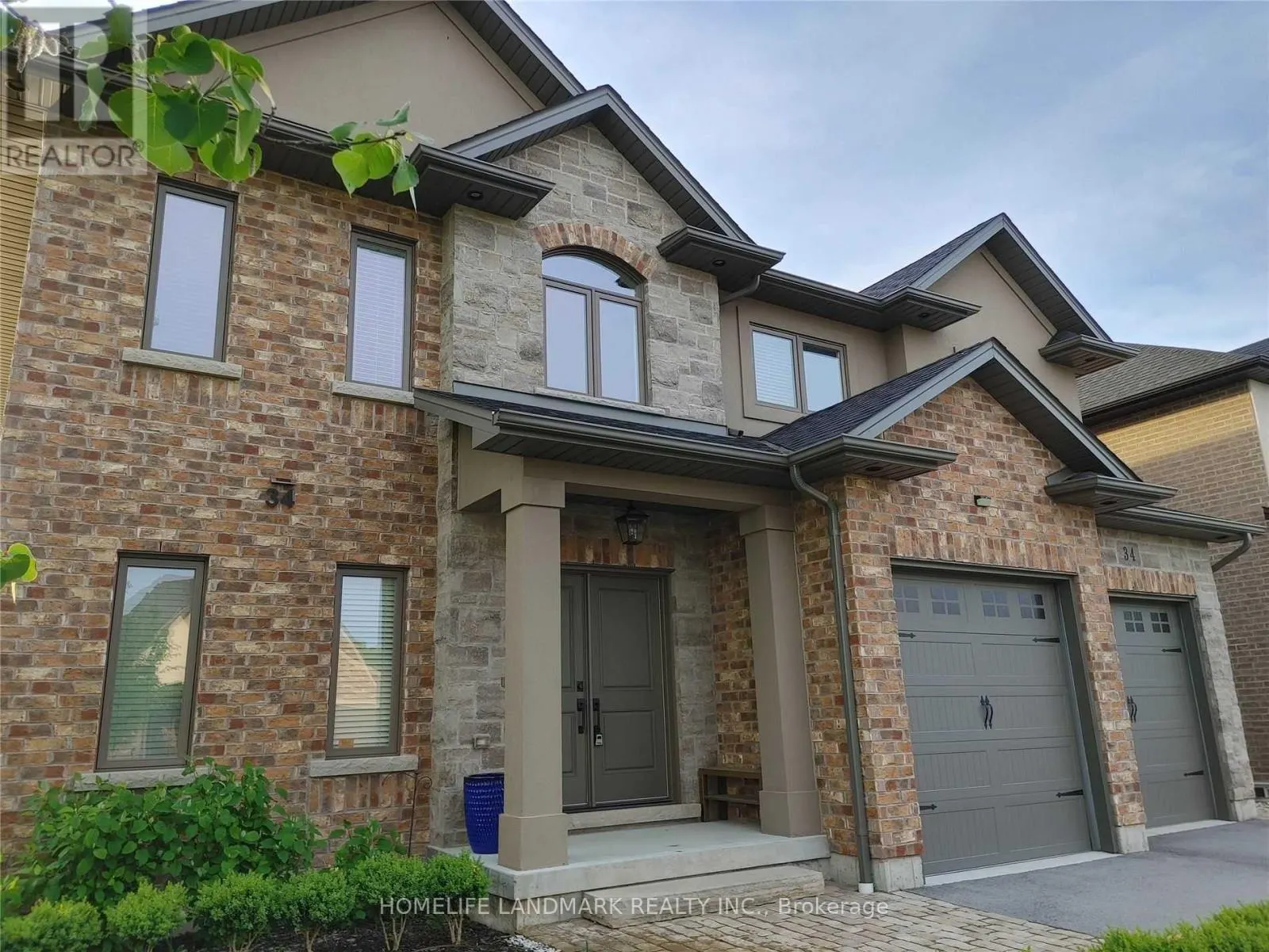 34 FOREST RIDGE COURT