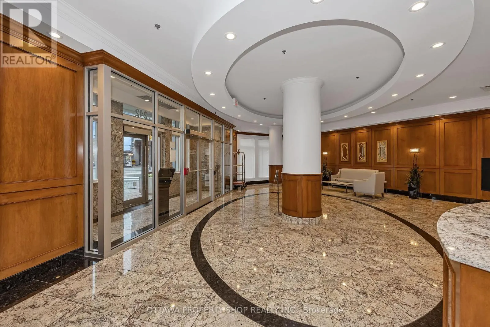 1209 - 242 RIDEAU STREET