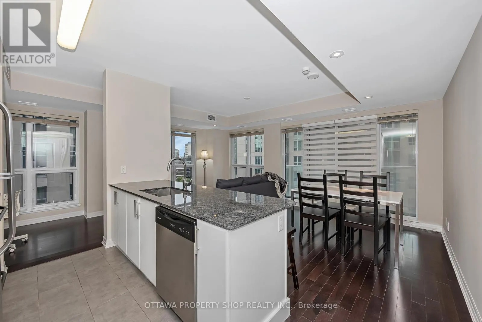 1209 - 242 RIDEAU STREET