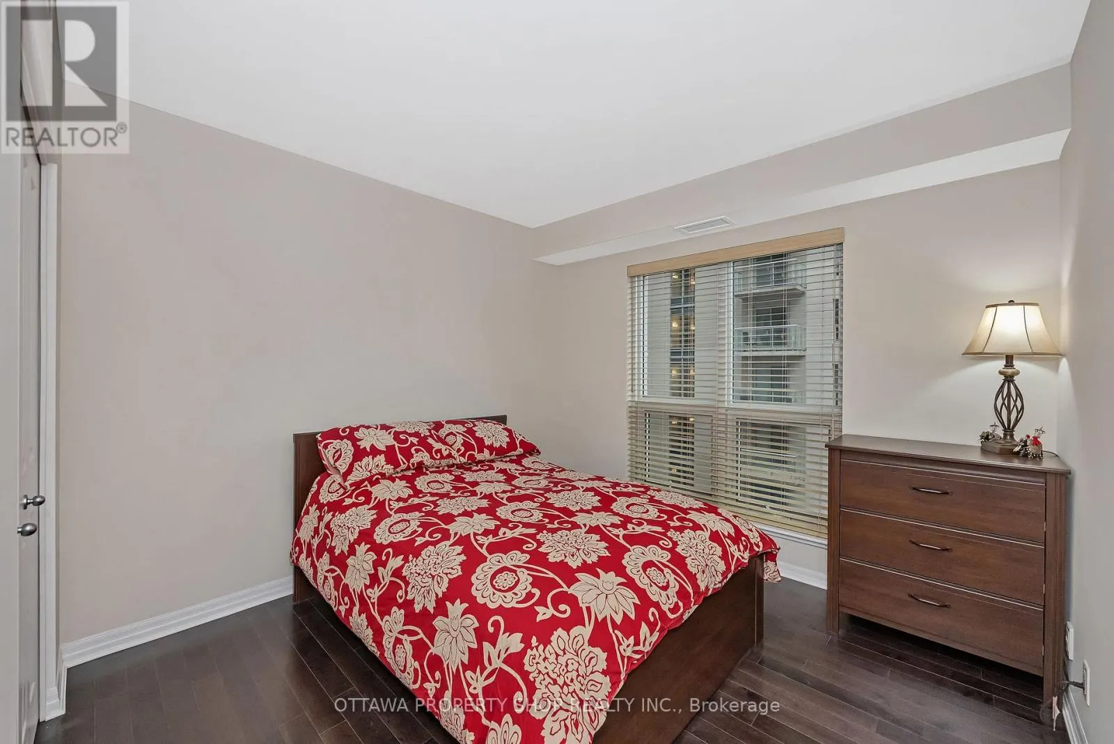 1209 - 242 RIDEAU STREET