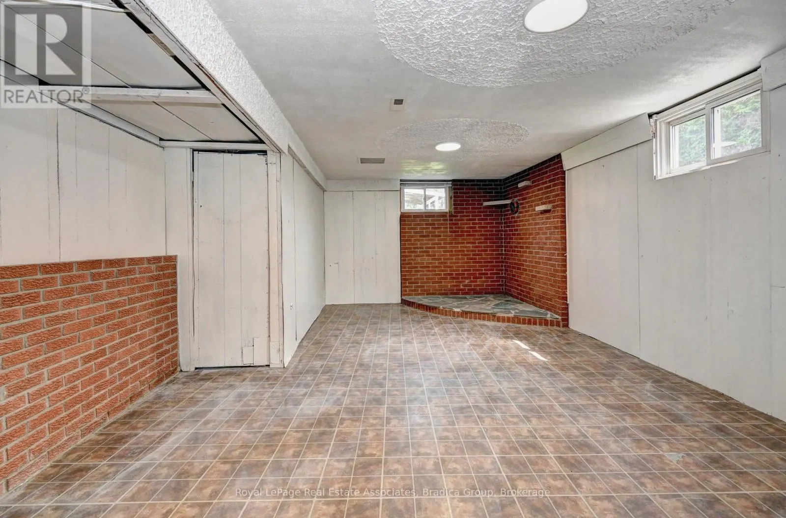 354 SOUTHILL DRIVE