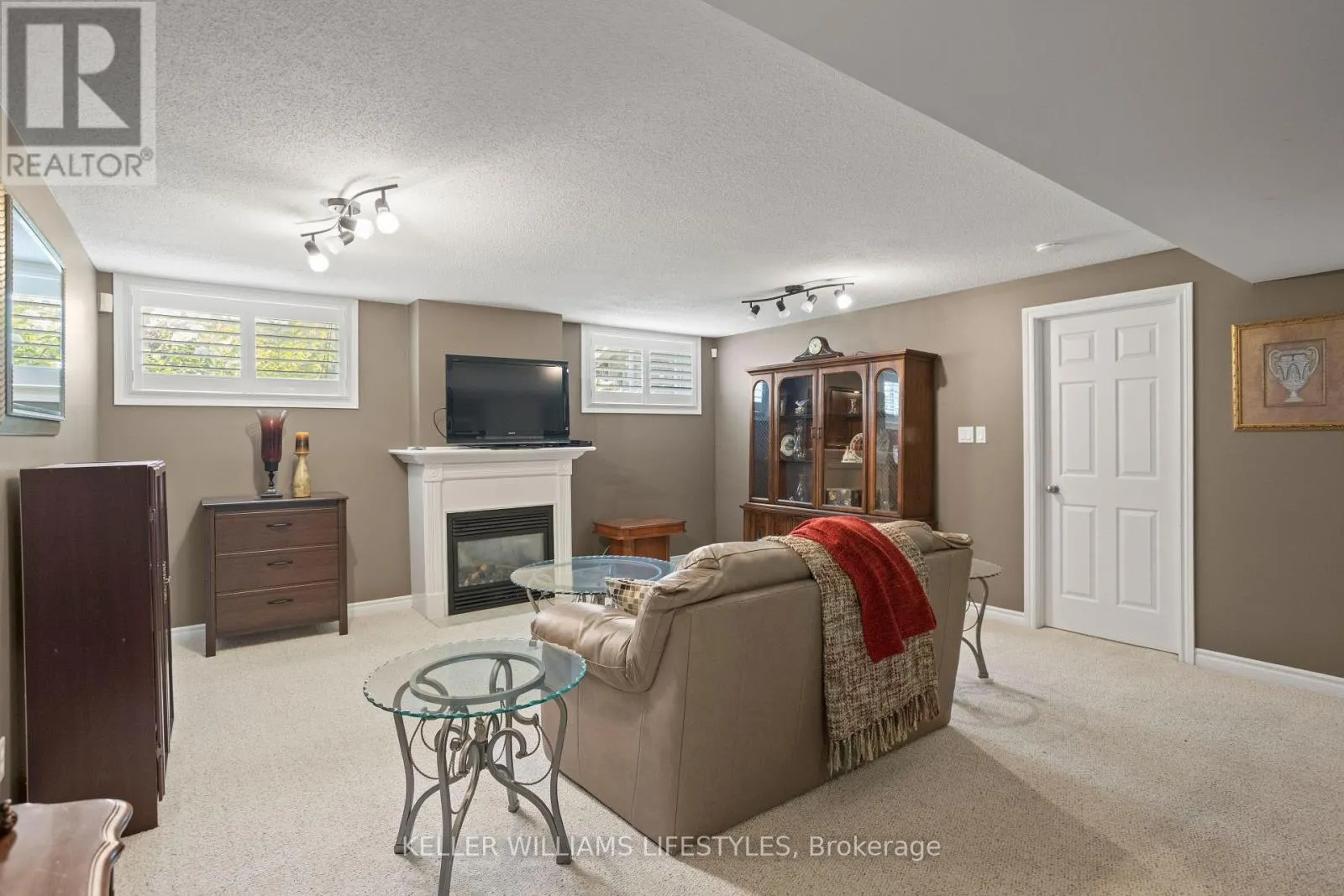 50 - 869 WHETHERFIELD STREET, #50