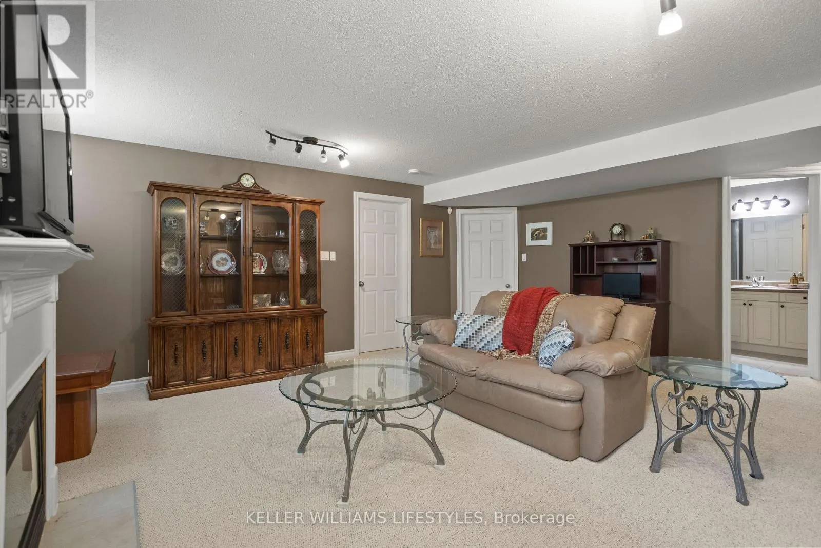 50 - 869 WHETHERFIELD STREET, #50
