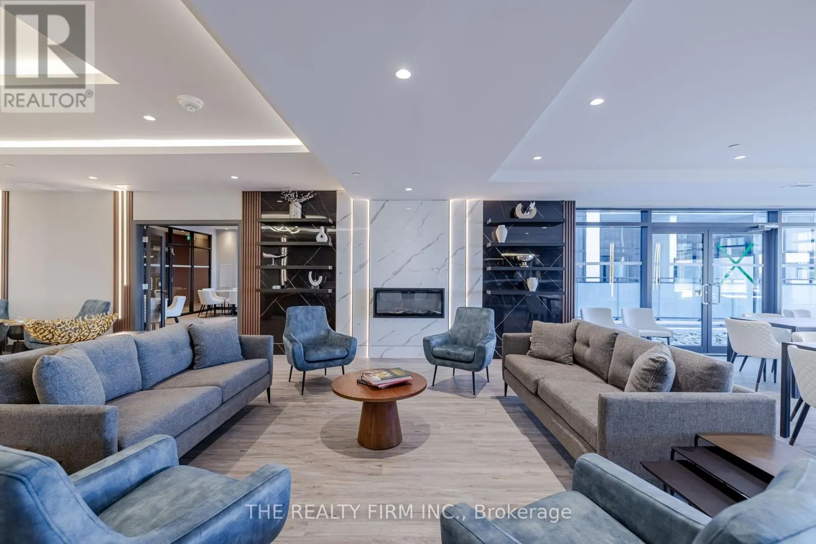 405 - 375 SOUTH STREET, #405