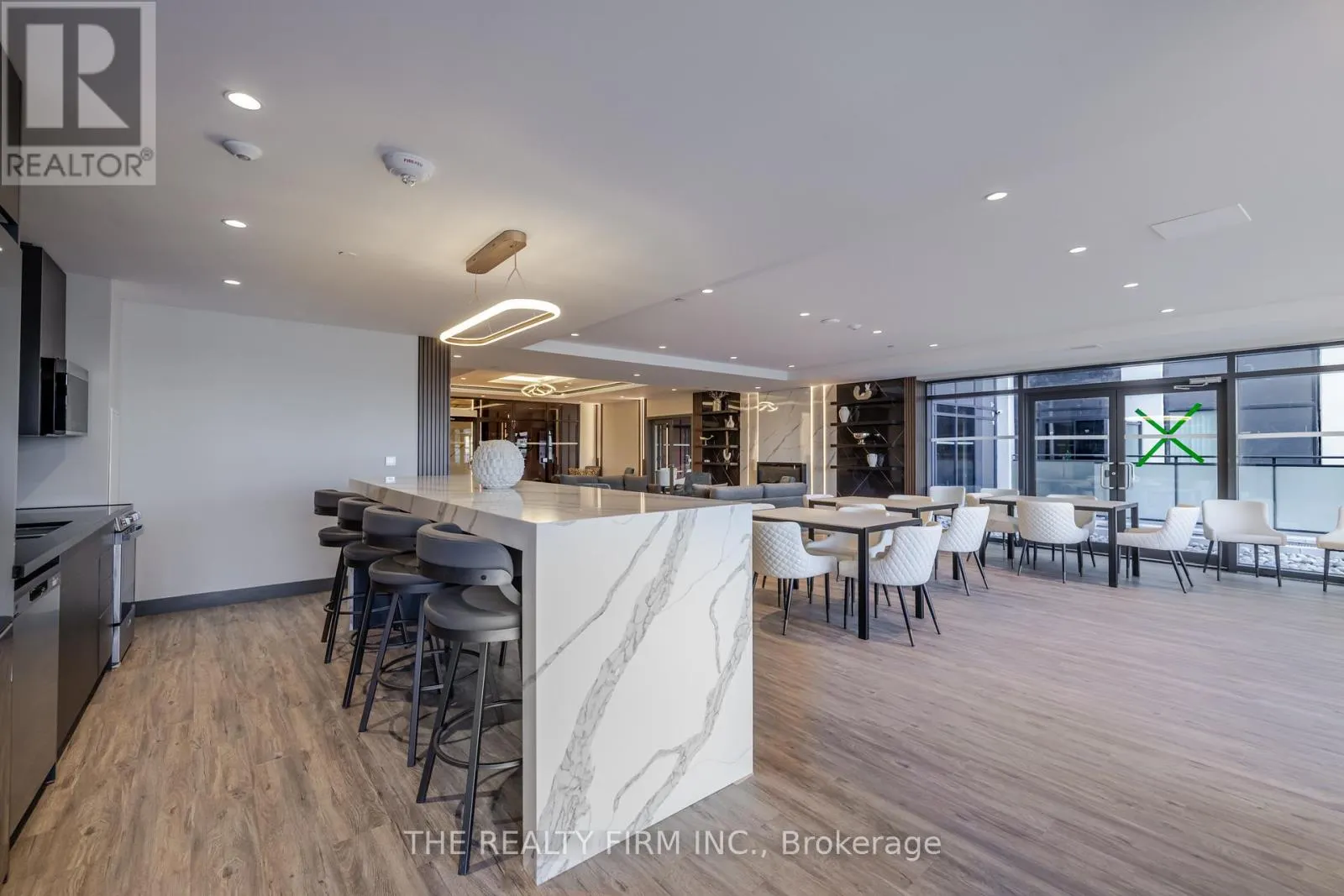 405 - 375 SOUTH STREET, #405