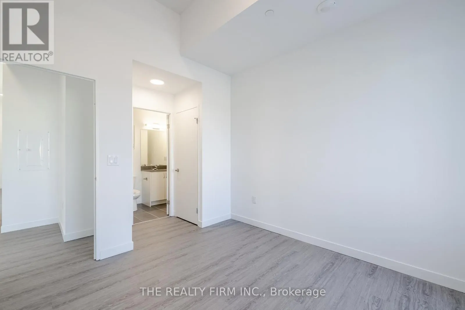 405 - 375 SOUTH STREET, #405